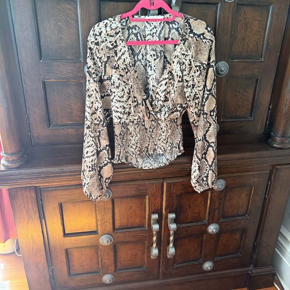 Chic Snakeskin Print Blouse